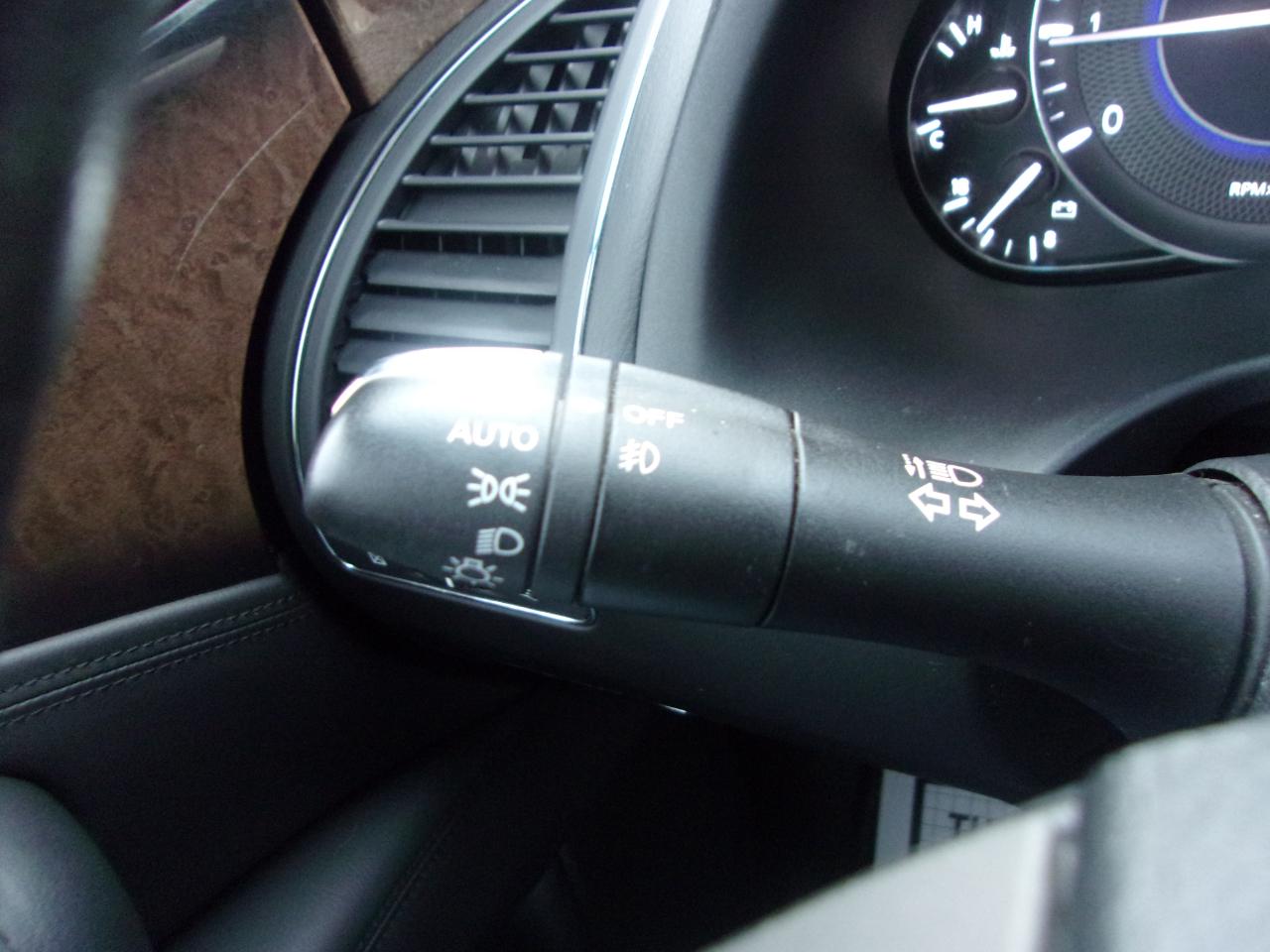 Infiniti QX80 4WD 4dr 2014