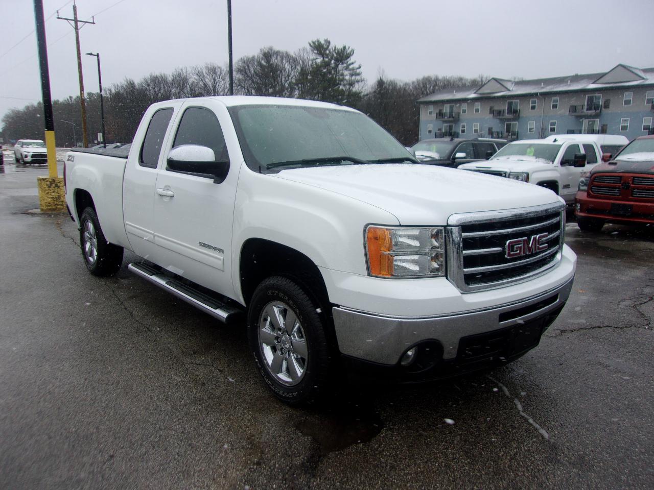 GMC Sierra 1500 4WD Ext Cab 143.5" SLT 2013