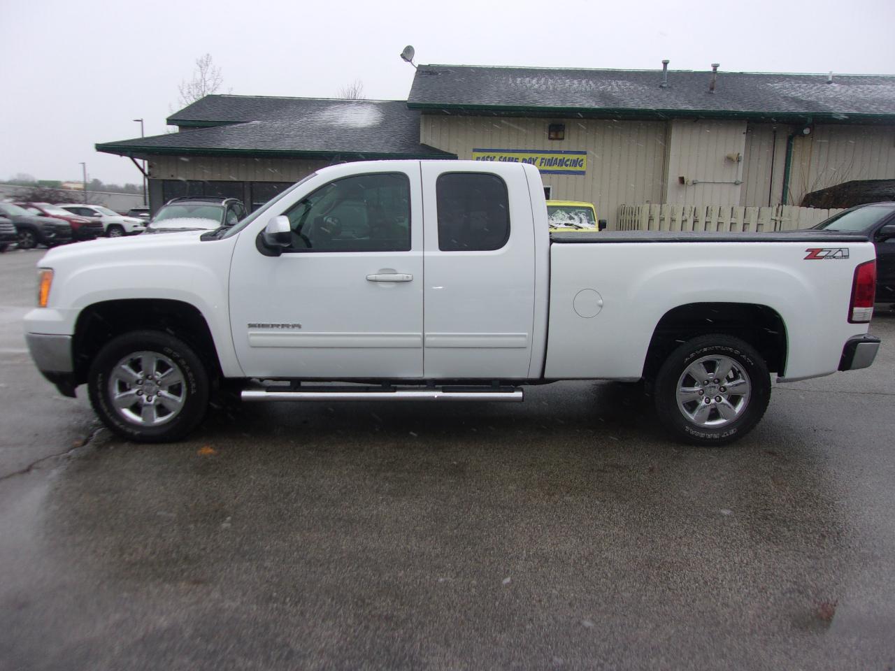 GMC Sierra 1500 4WD Ext Cab 143.5" SLT 2013