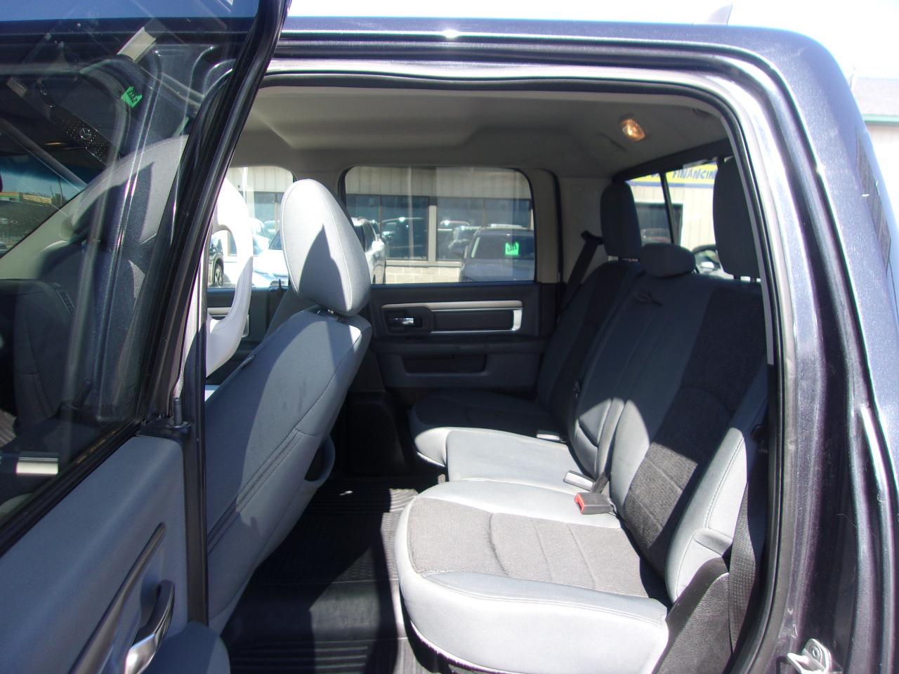 RAM 1500 4WD Crew Cab 140.5" Big Horn 2014