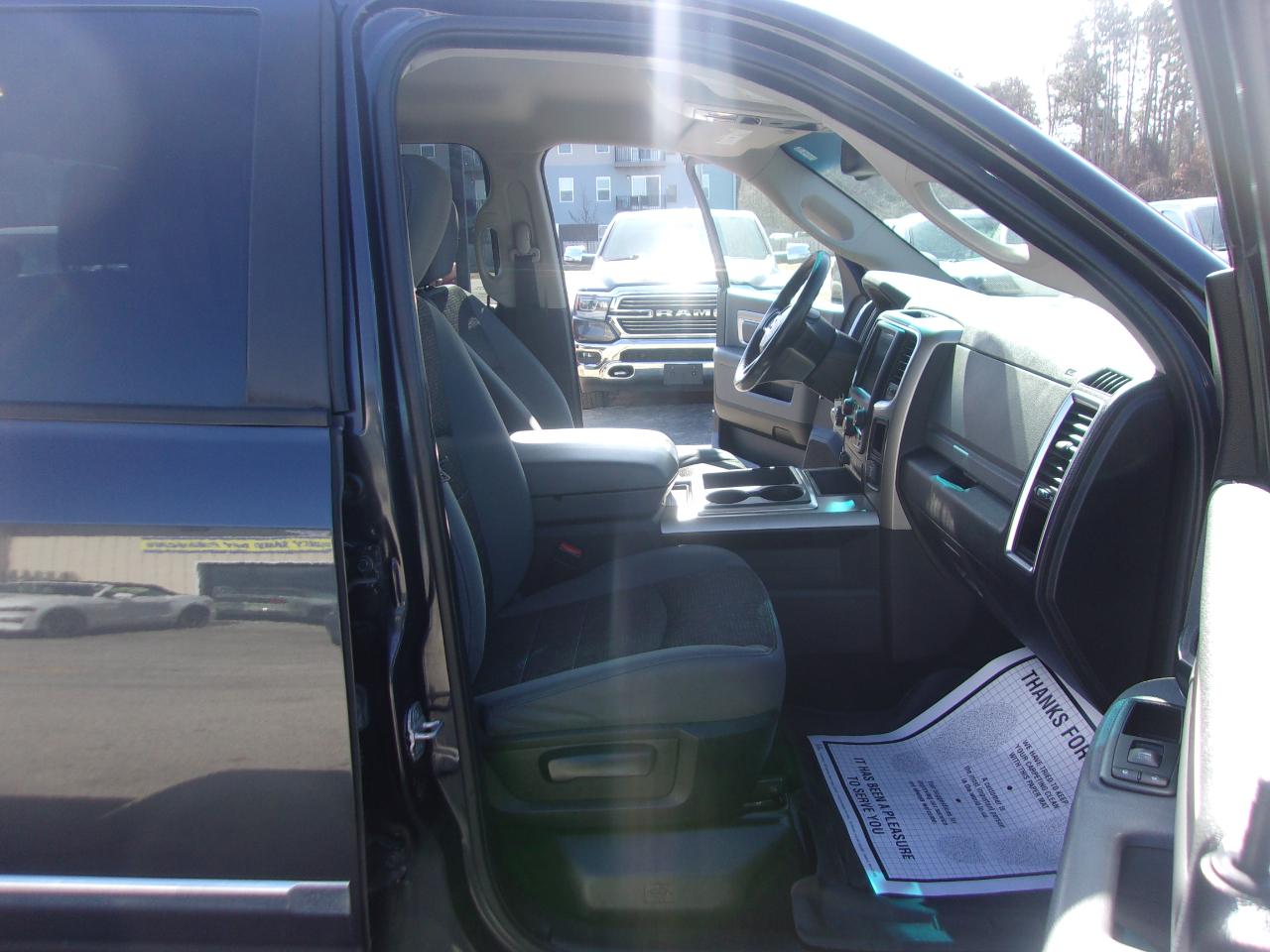 RAM 1500 4WD Crew Cab 140.5" Big Horn 2014