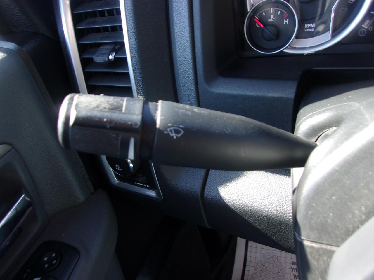 RAM 1500 4WD Crew Cab 140.5" Big Horn 2014