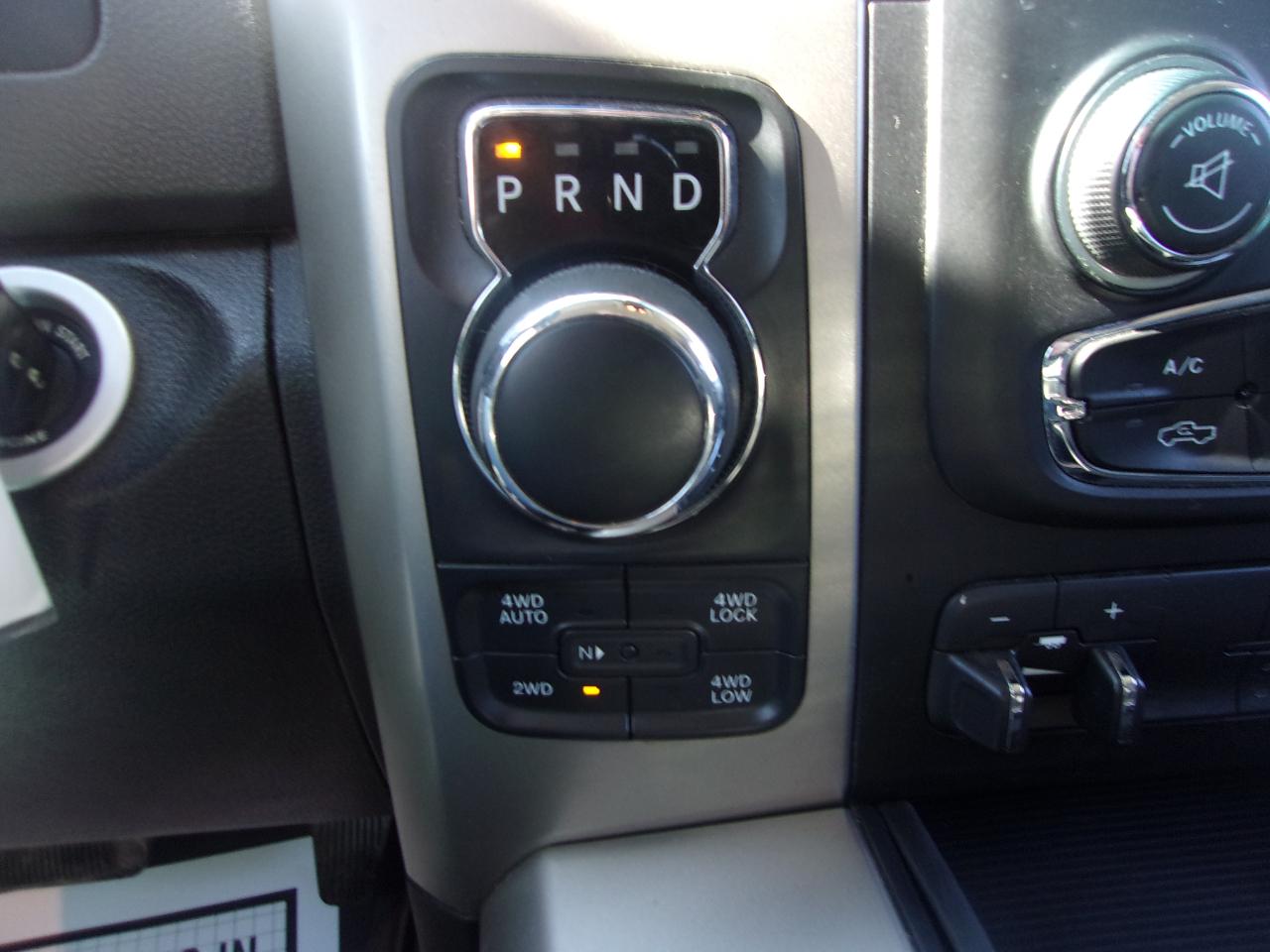 RAM 1500 4WD Crew Cab 140.5" Big Horn 2014