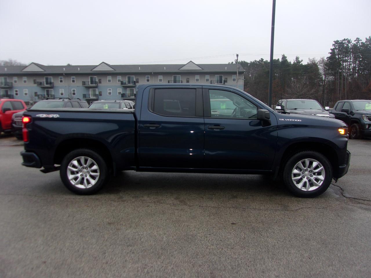 Chevrolet Silverado 1500 4WD Crew Cab 147" Custom 2020