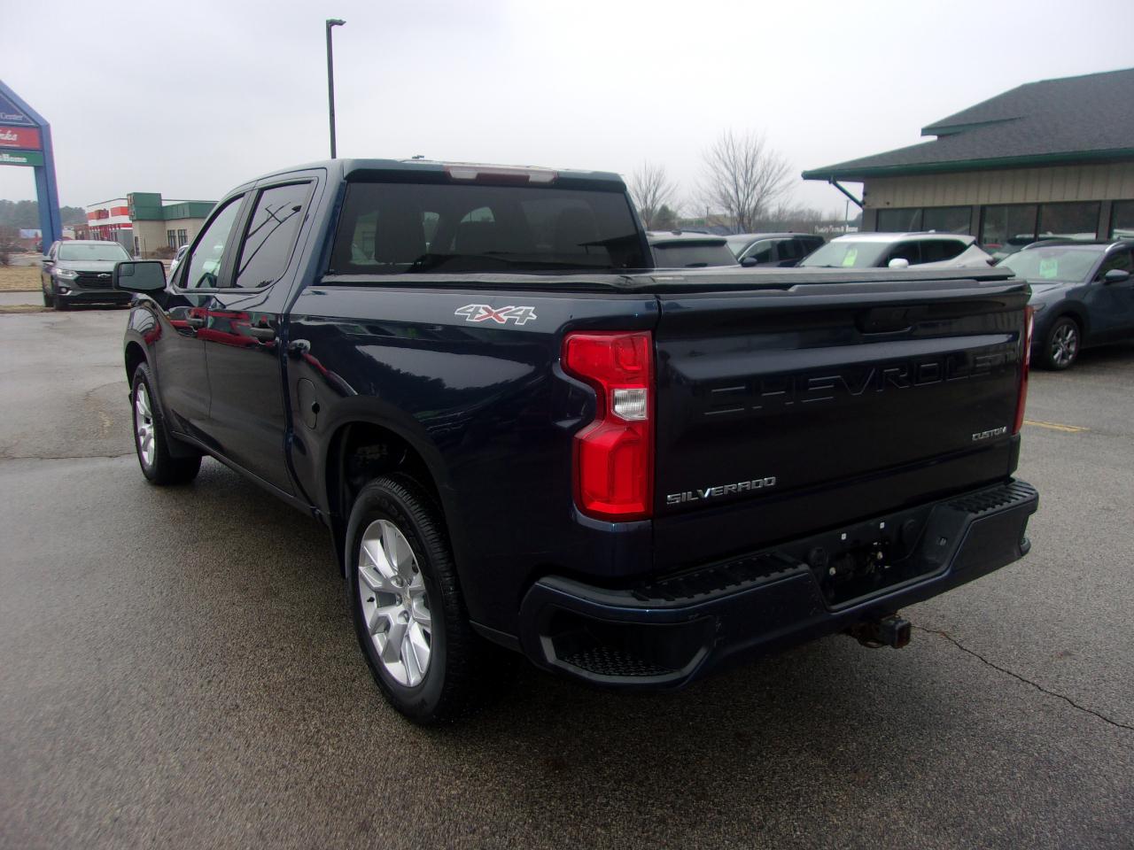 Chevrolet Silverado 1500 4WD Crew Cab 147" Custom 2020