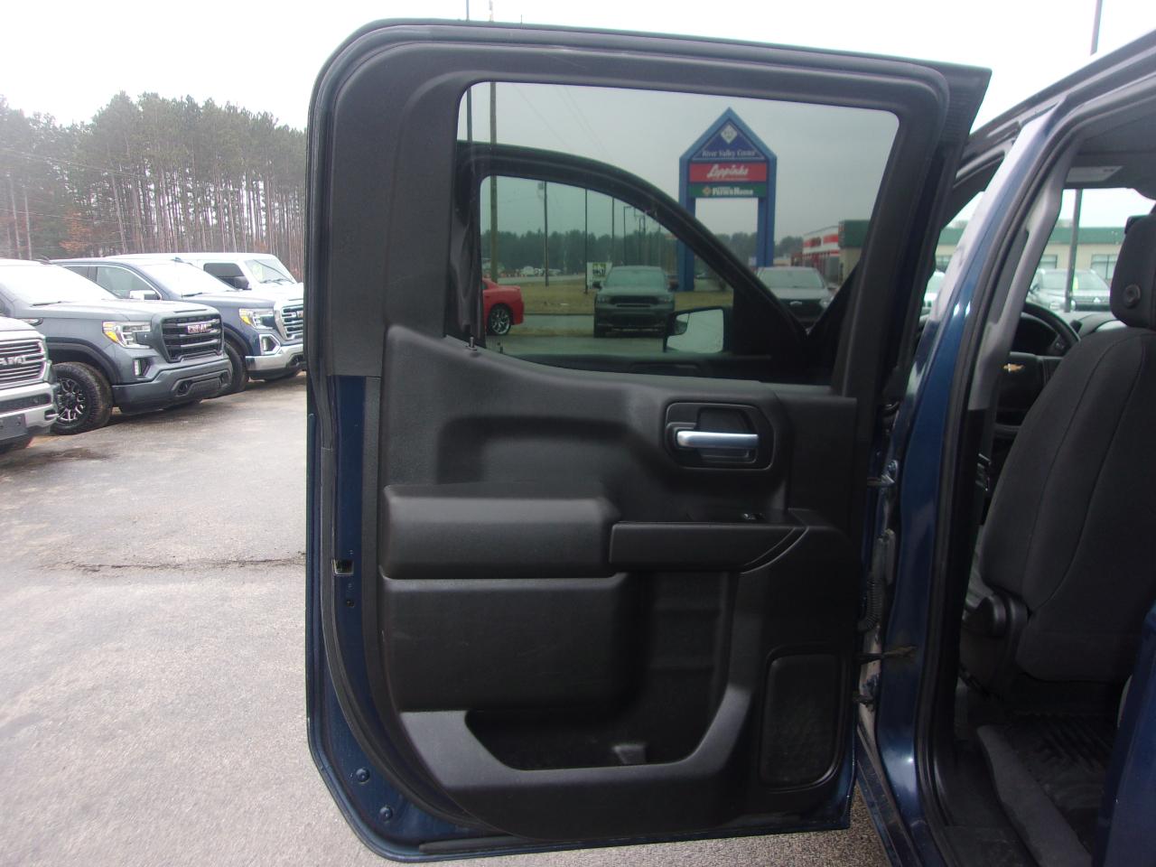 Chevrolet Silverado 1500 4WD Crew Cab 147" Custom 2020