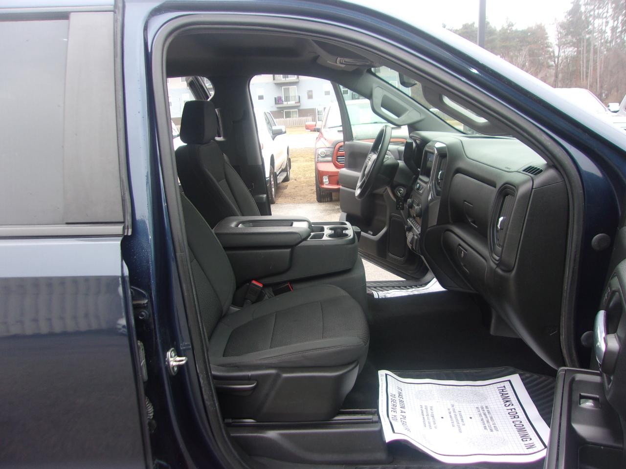 Chevrolet Silverado 1500 4WD Crew Cab 147" Custom 2020