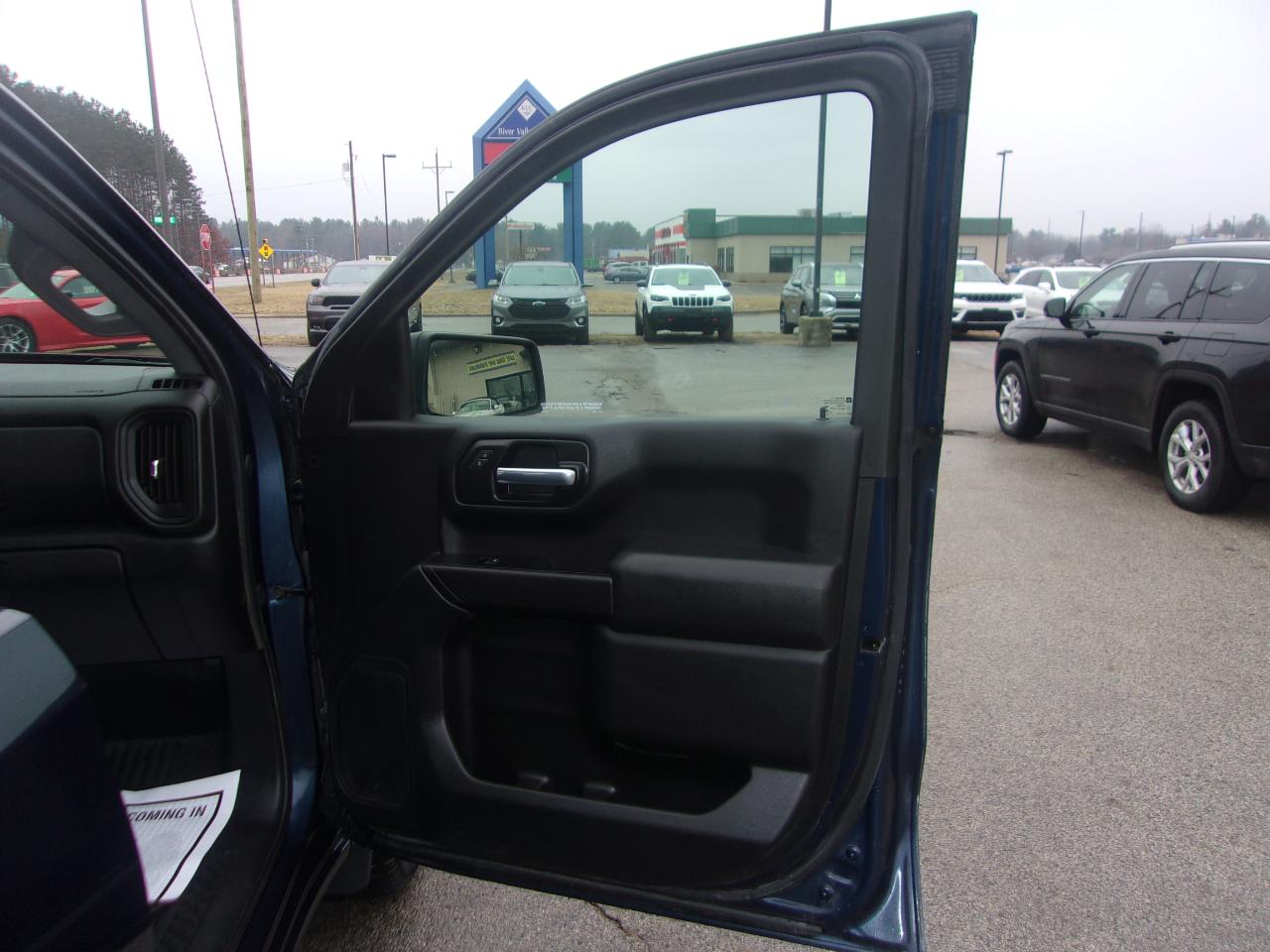 Chevrolet Silverado 1500 4WD Crew Cab 147" Custom 2020