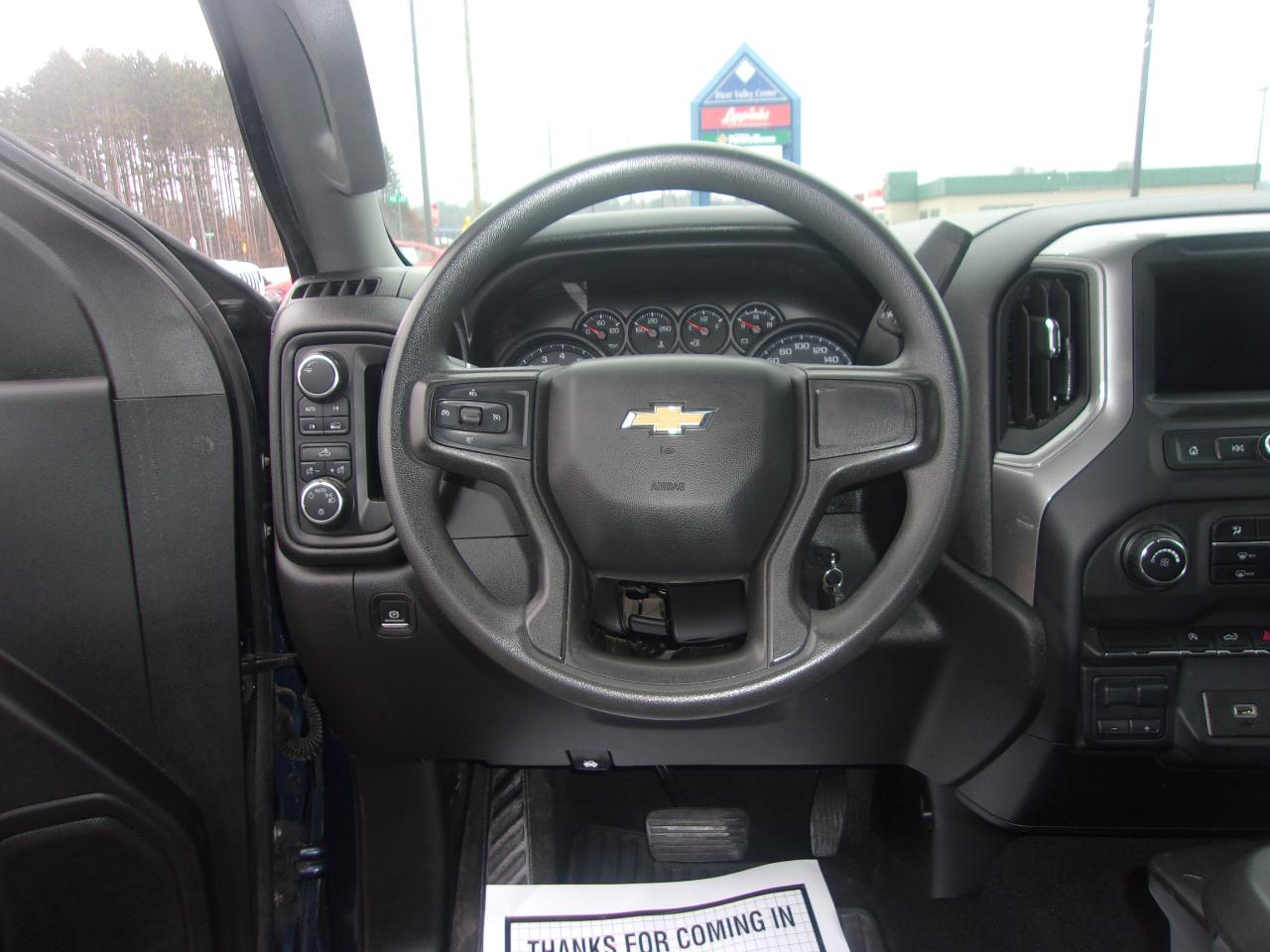 Chevrolet Silverado 1500 4WD Crew Cab 147" Custom 2020