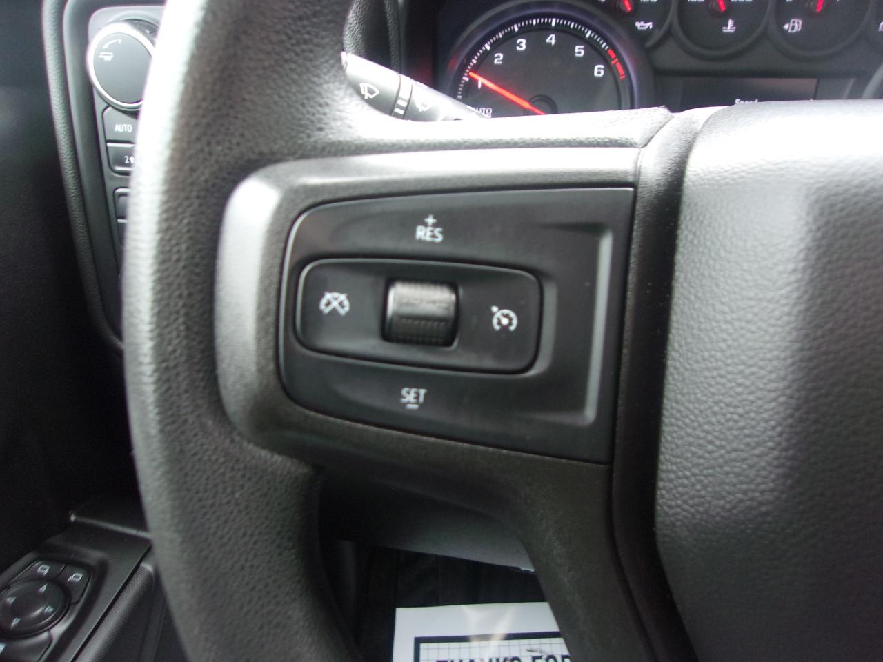 Chevrolet Silverado 1500 4WD Crew Cab 147" Custom 2020