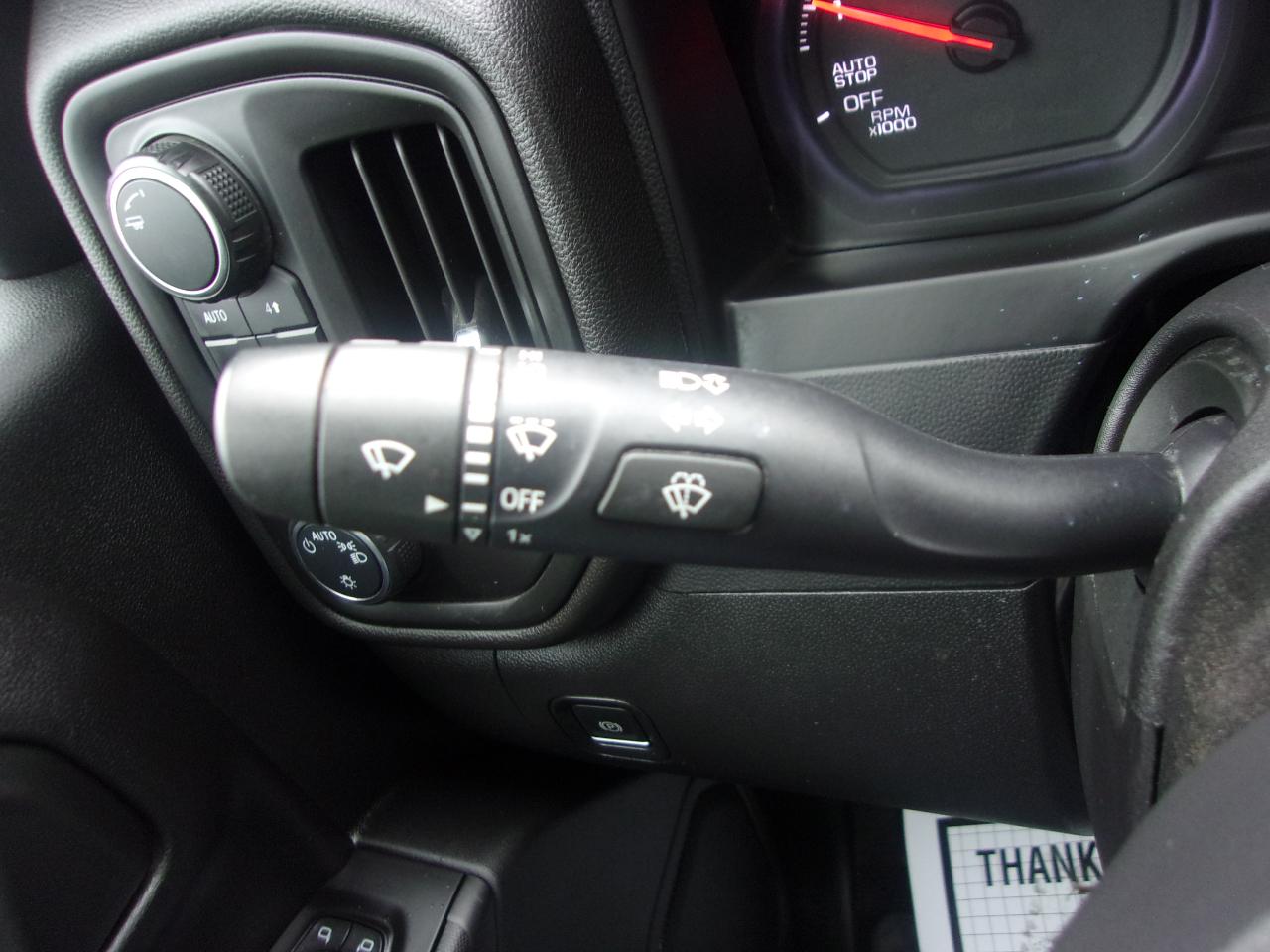 Chevrolet Silverado 1500 4WD Crew Cab 147" Custom 2020