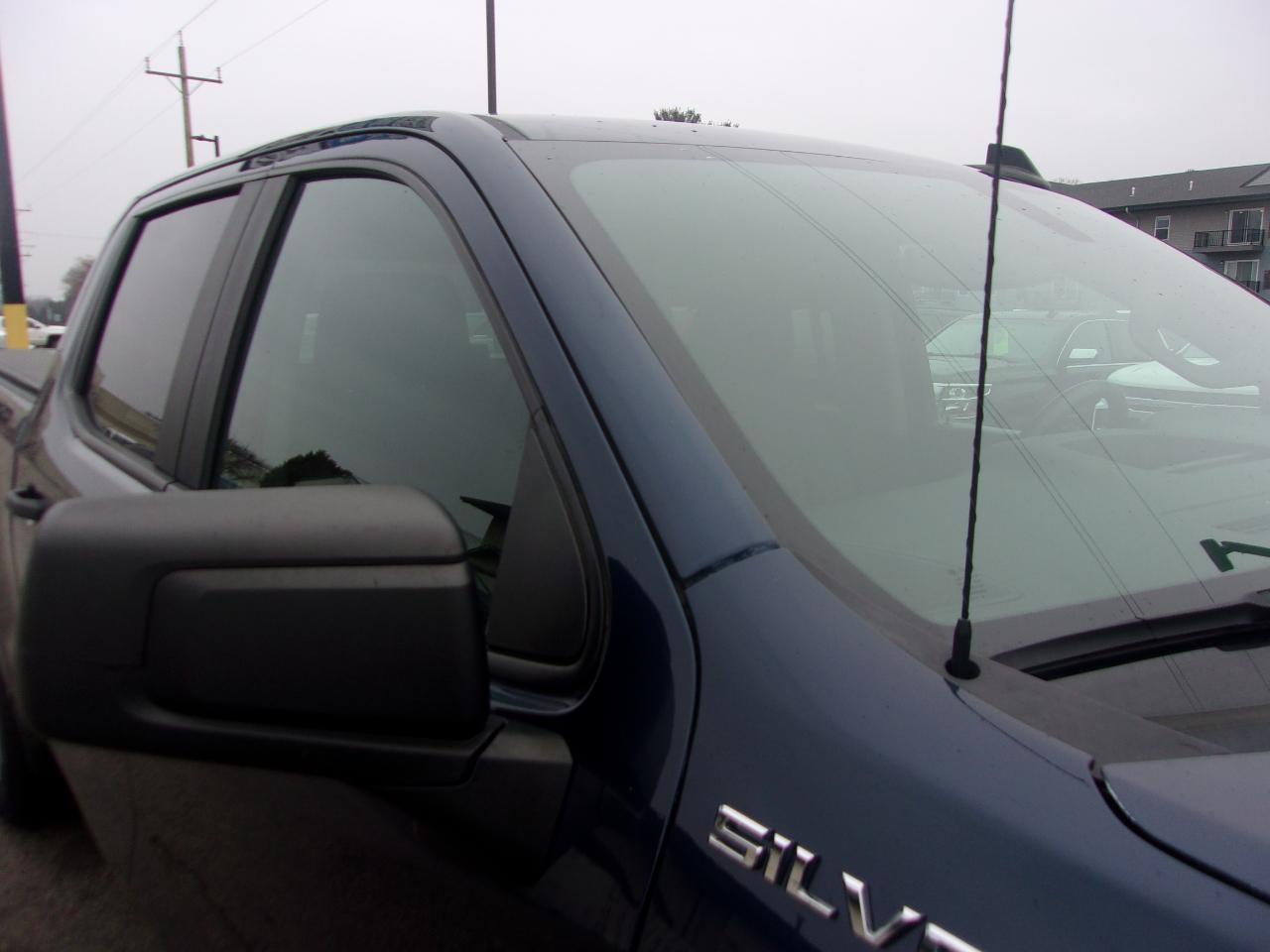 Chevrolet Silverado 1500 4WD Crew Cab 147" Custom 2020