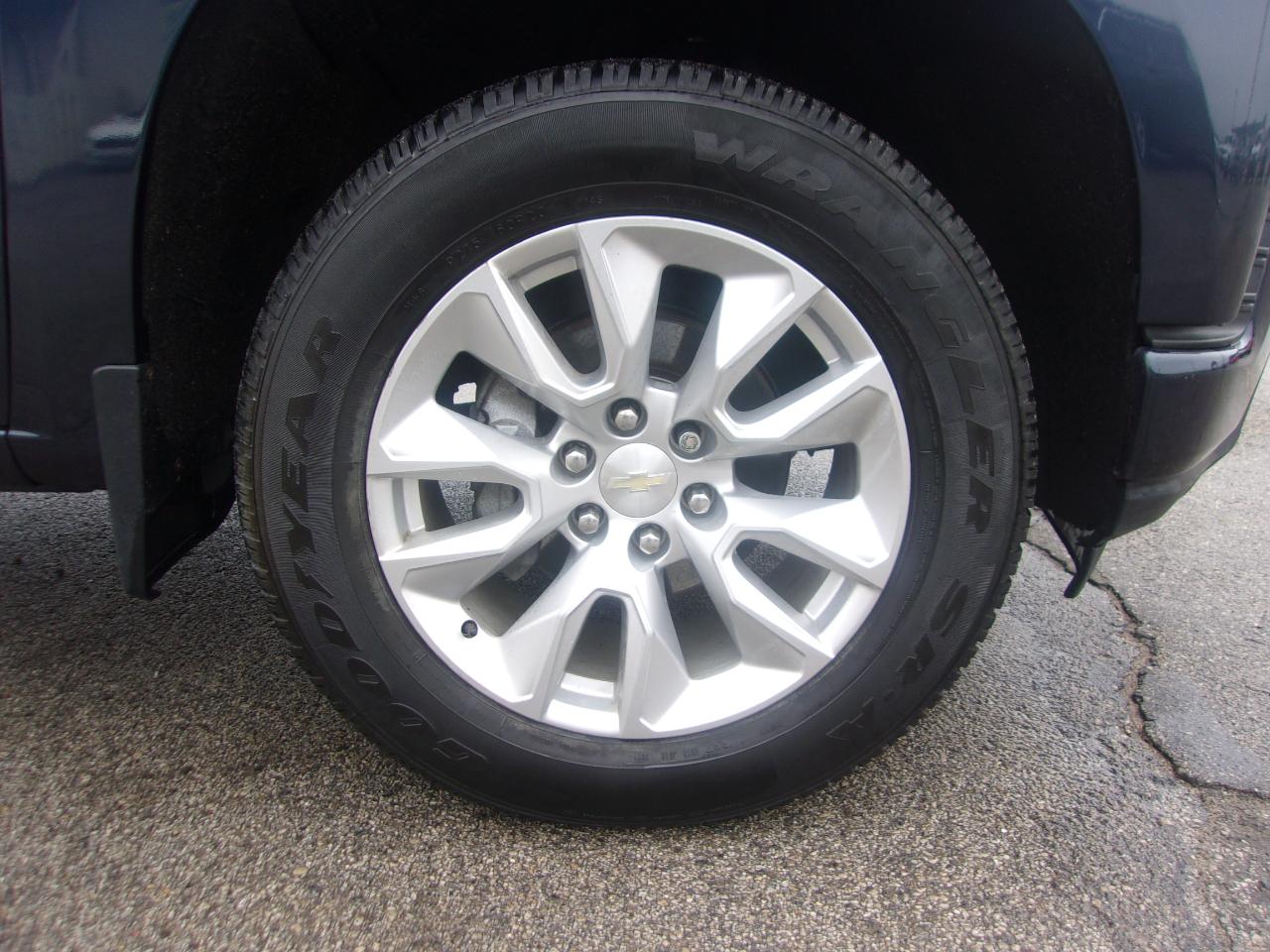 Chevrolet Silverado 1500 4WD Crew Cab 147" Custom 2020