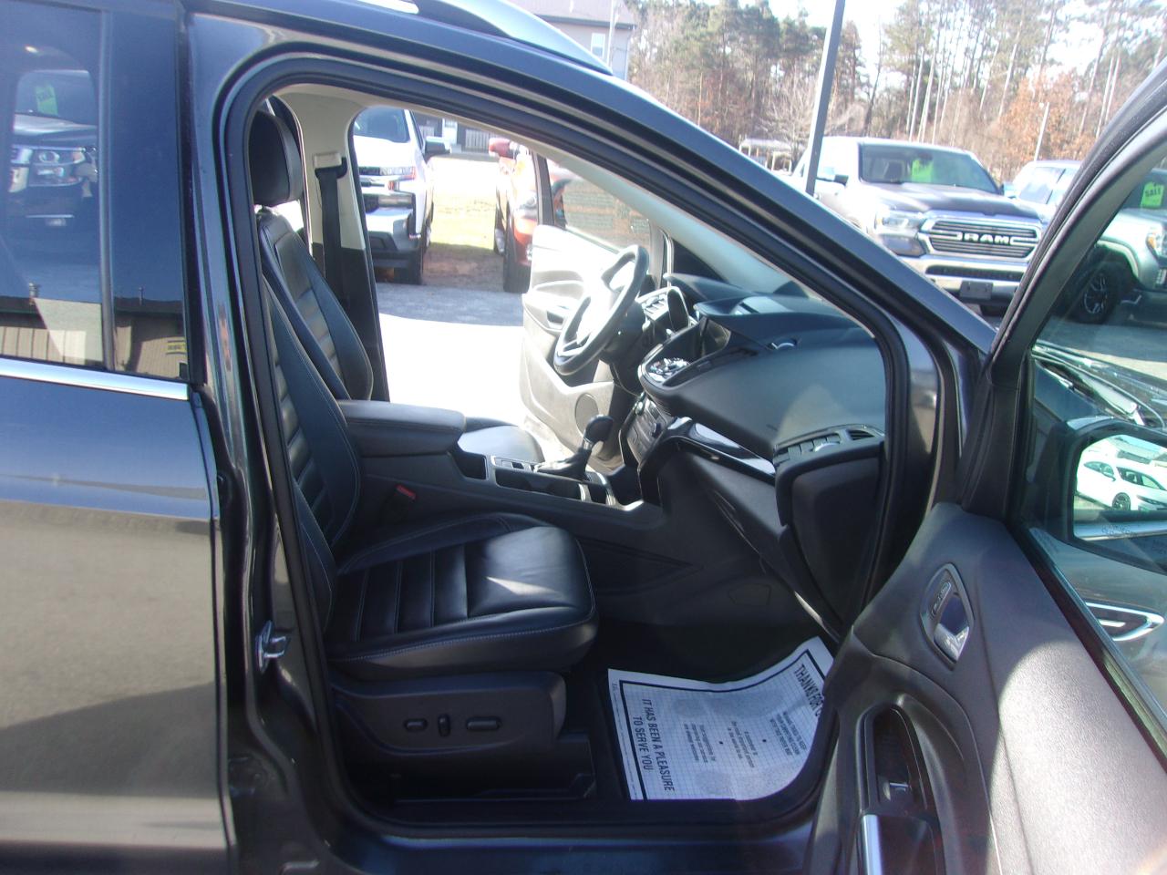 Ford Escape Titanium 4WD 2017