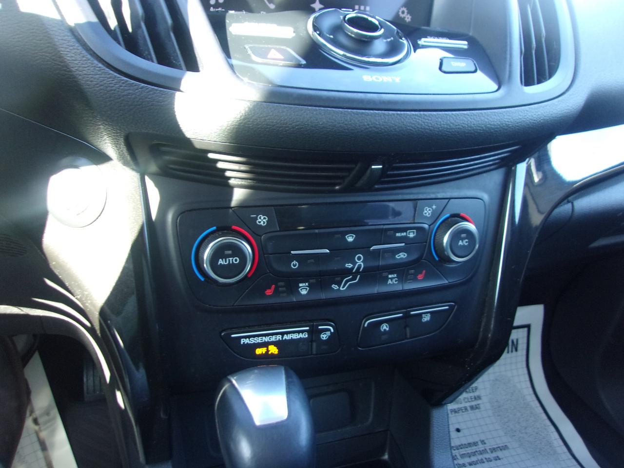 Ford Escape Titanium 4WD 2017