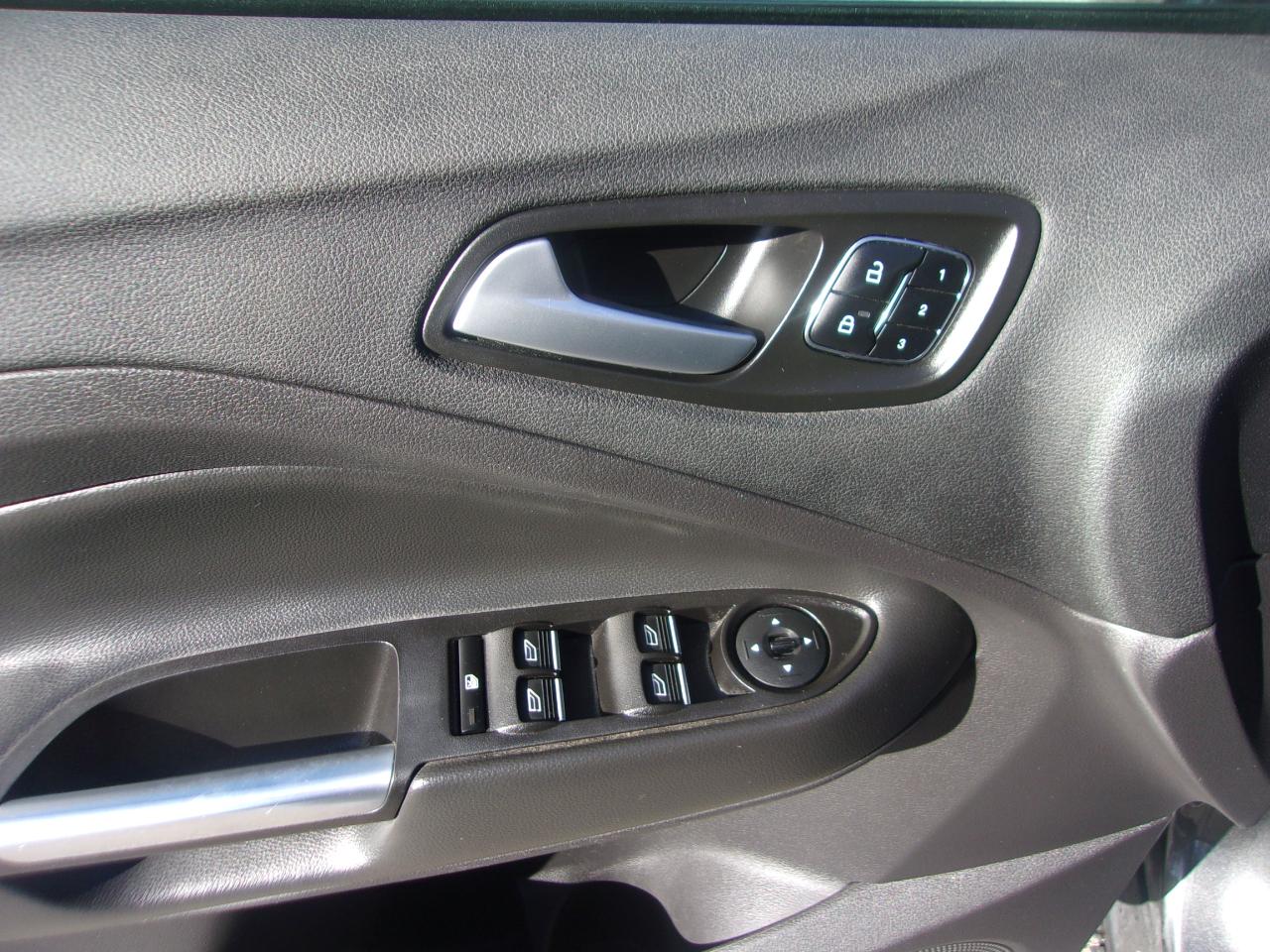 Ford Escape Titanium 4WD 2017