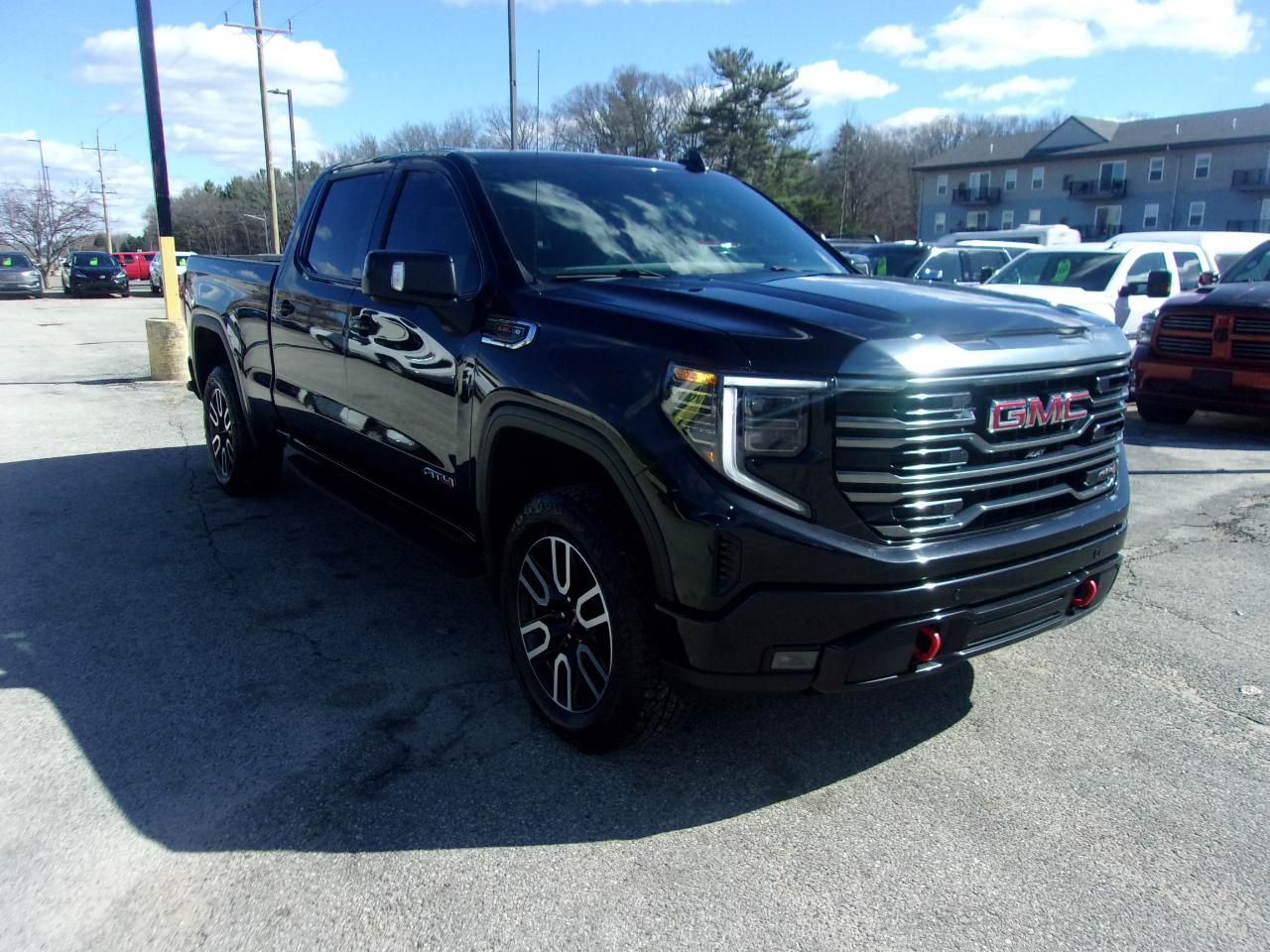 GMC Sierra 1500 4WD Crew Cab 157" AT4 2022