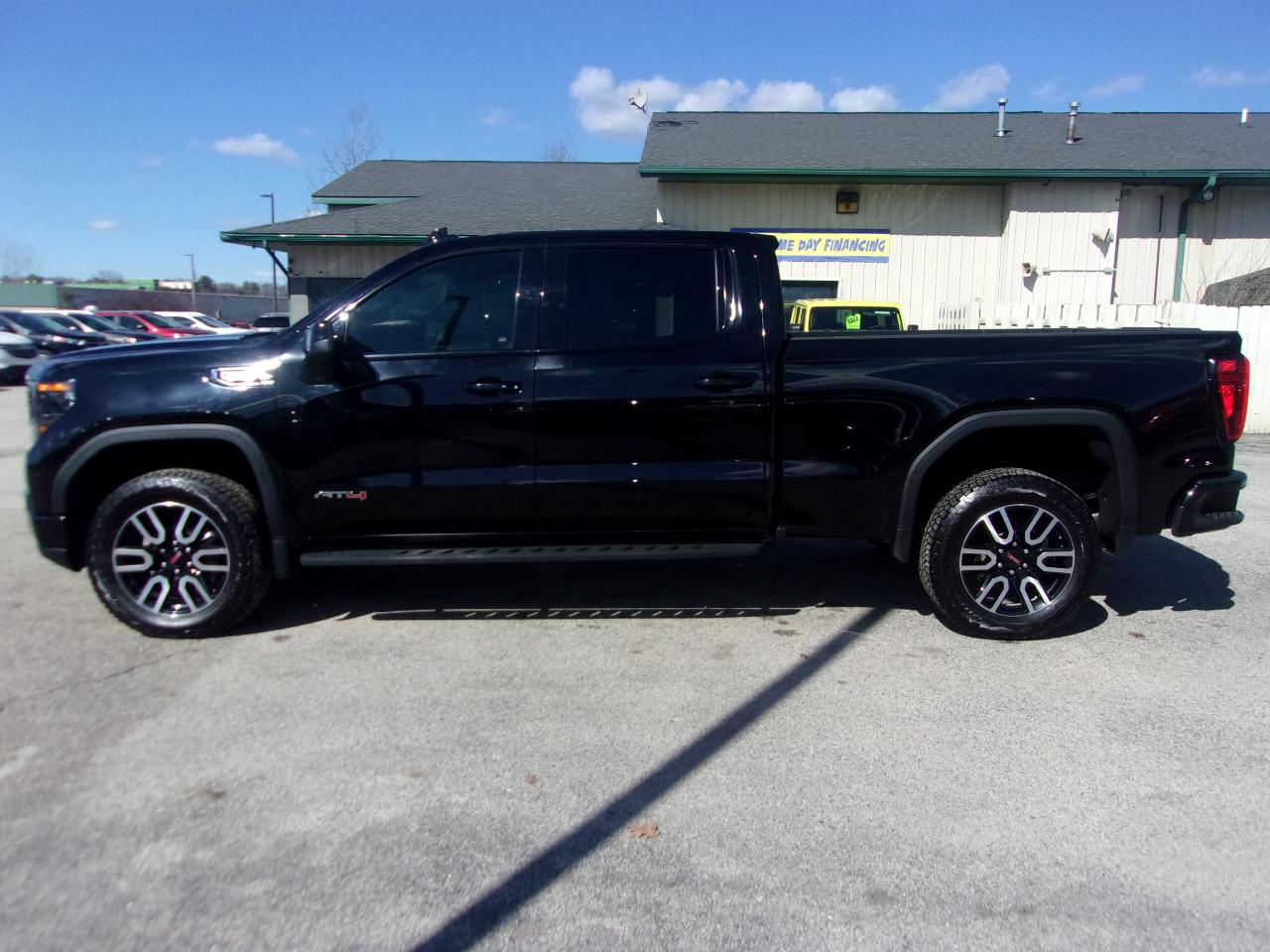 GMC Sierra 1500 4WD Crew Cab 157" AT4 2022