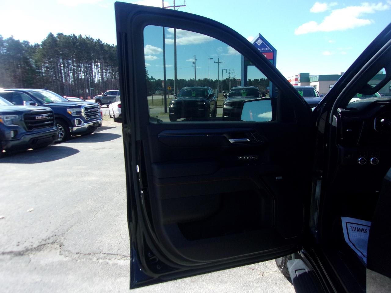 GMC Sierra 1500 4WD Crew Cab 157" AT4 2022