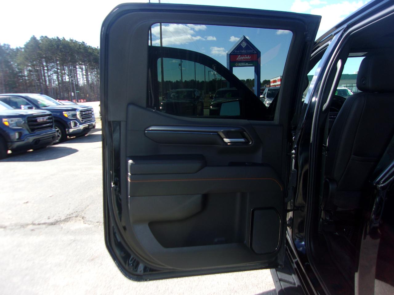 GMC Sierra 1500 4WD Crew Cab 157" AT4 2022