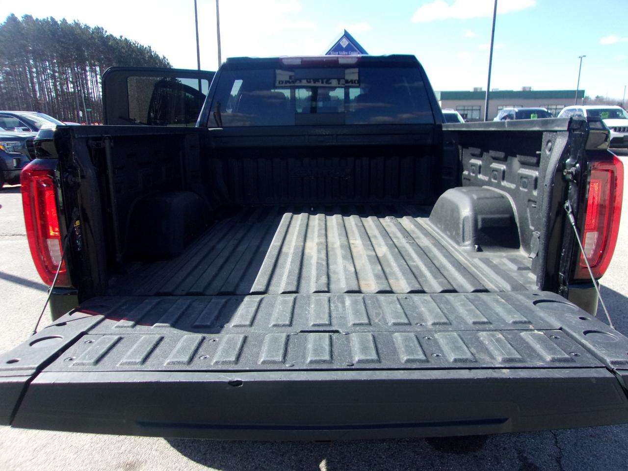 GMC Sierra 1500 4WD Crew Cab 157" AT4 2022