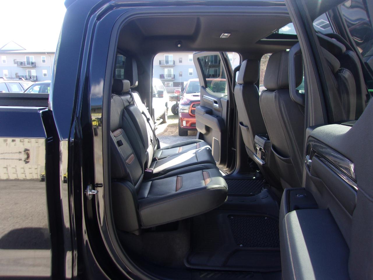 GMC Sierra 1500 4WD Crew Cab 157" AT4 2022