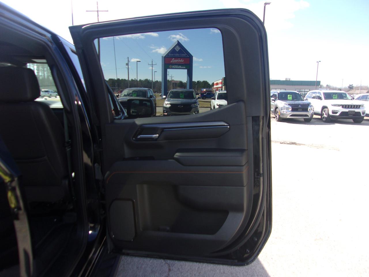 GMC Sierra 1500 4WD Crew Cab 157" AT4 2022