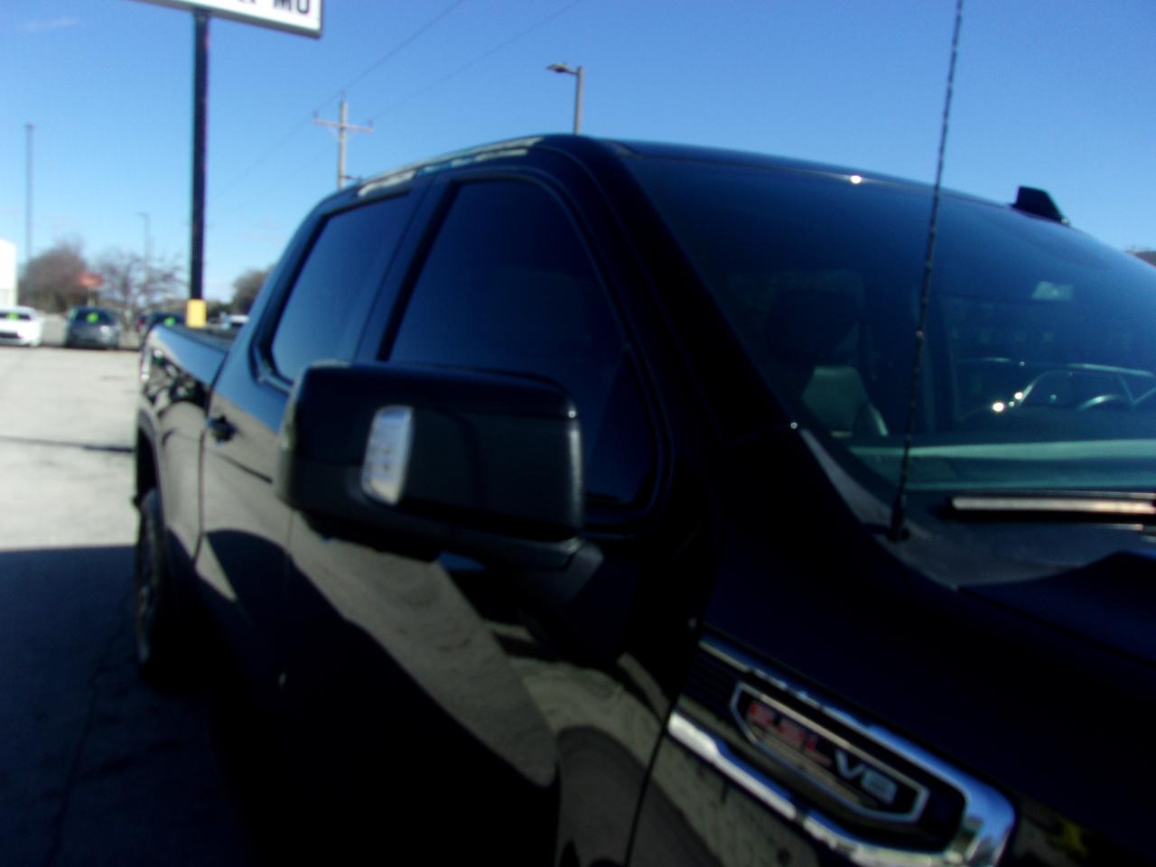 GMC Sierra 1500 4WD Crew Cab 157" AT4 2022