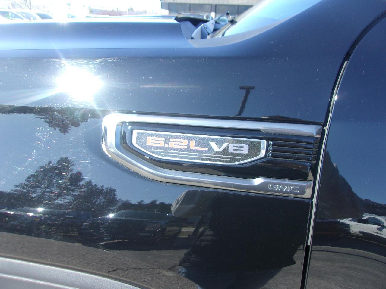 GMC Sierra 1500 4WD Crew Cab 157" AT4 2022