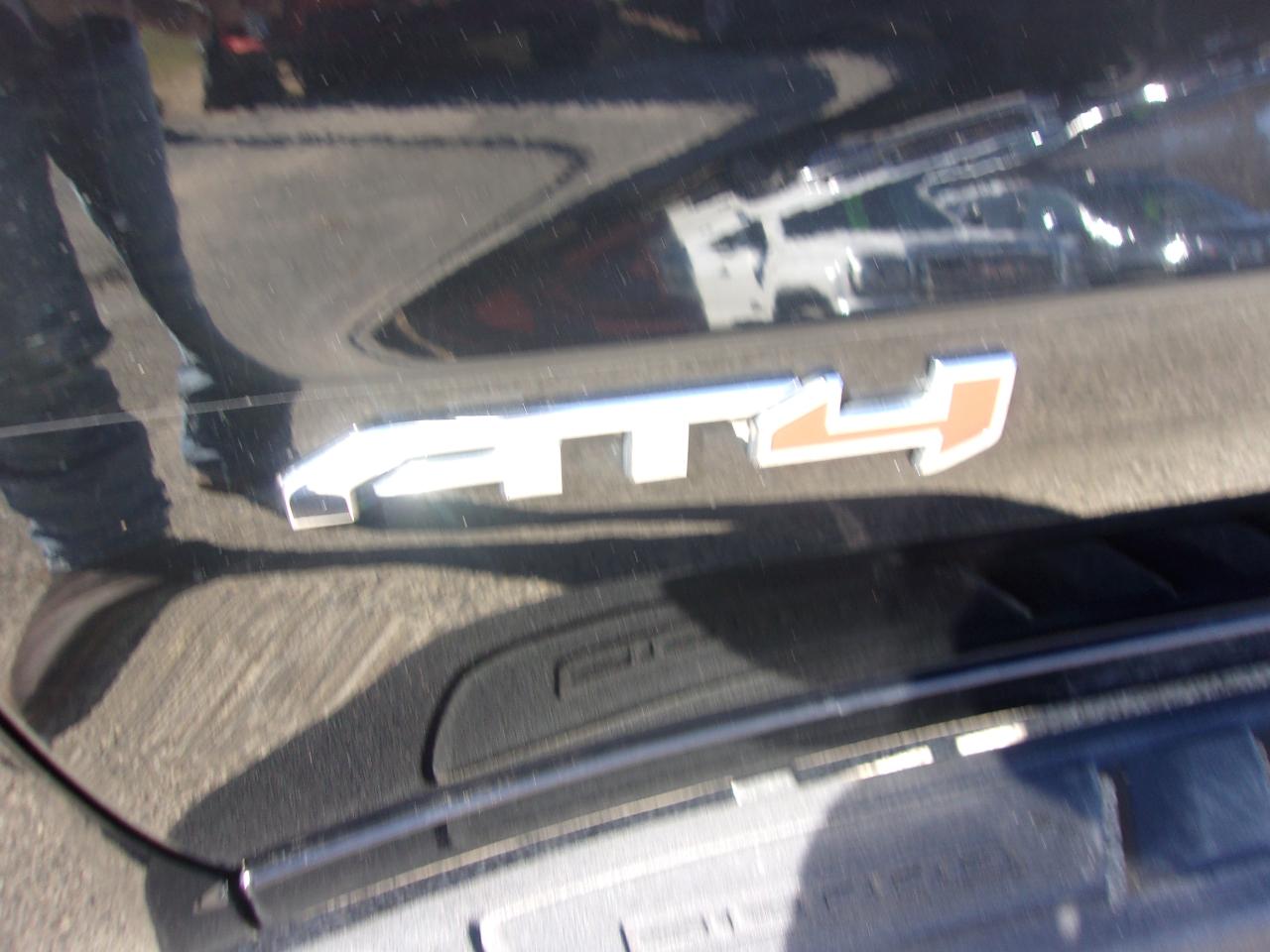 GMC Sierra 1500 4WD Crew Cab 157" AT4 2022