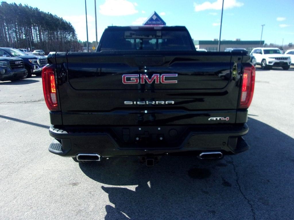 GMC Sierra 1500 4WD Crew Cab 157" AT4 2022