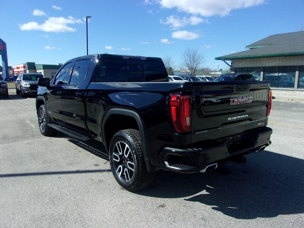 GMC Sierra 1500 4WD Crew Cab 157" AT4 2022