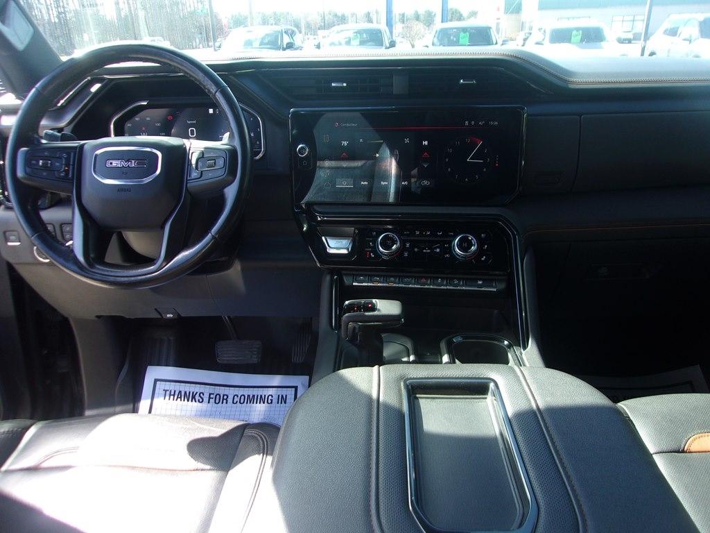 GMC Sierra 1500 4WD Crew Cab 157" AT4 2022