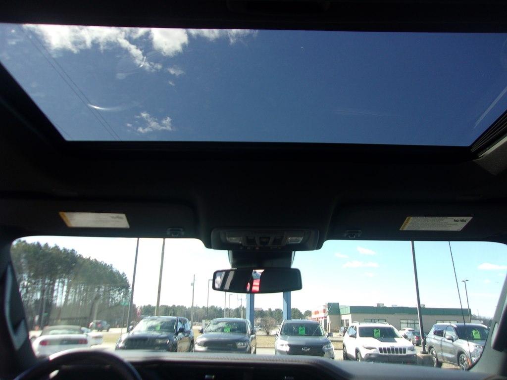 GMC Sierra 1500 4WD Crew Cab 157" AT4 2022