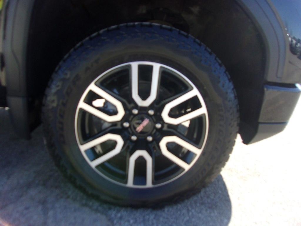 GMC Sierra 1500 4WD Crew Cab 157" AT4 2022