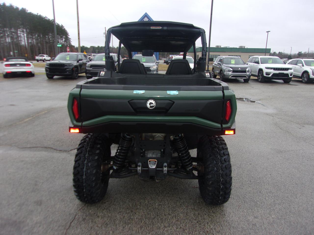 Can-Am Commander Max 1000R DPS  2024