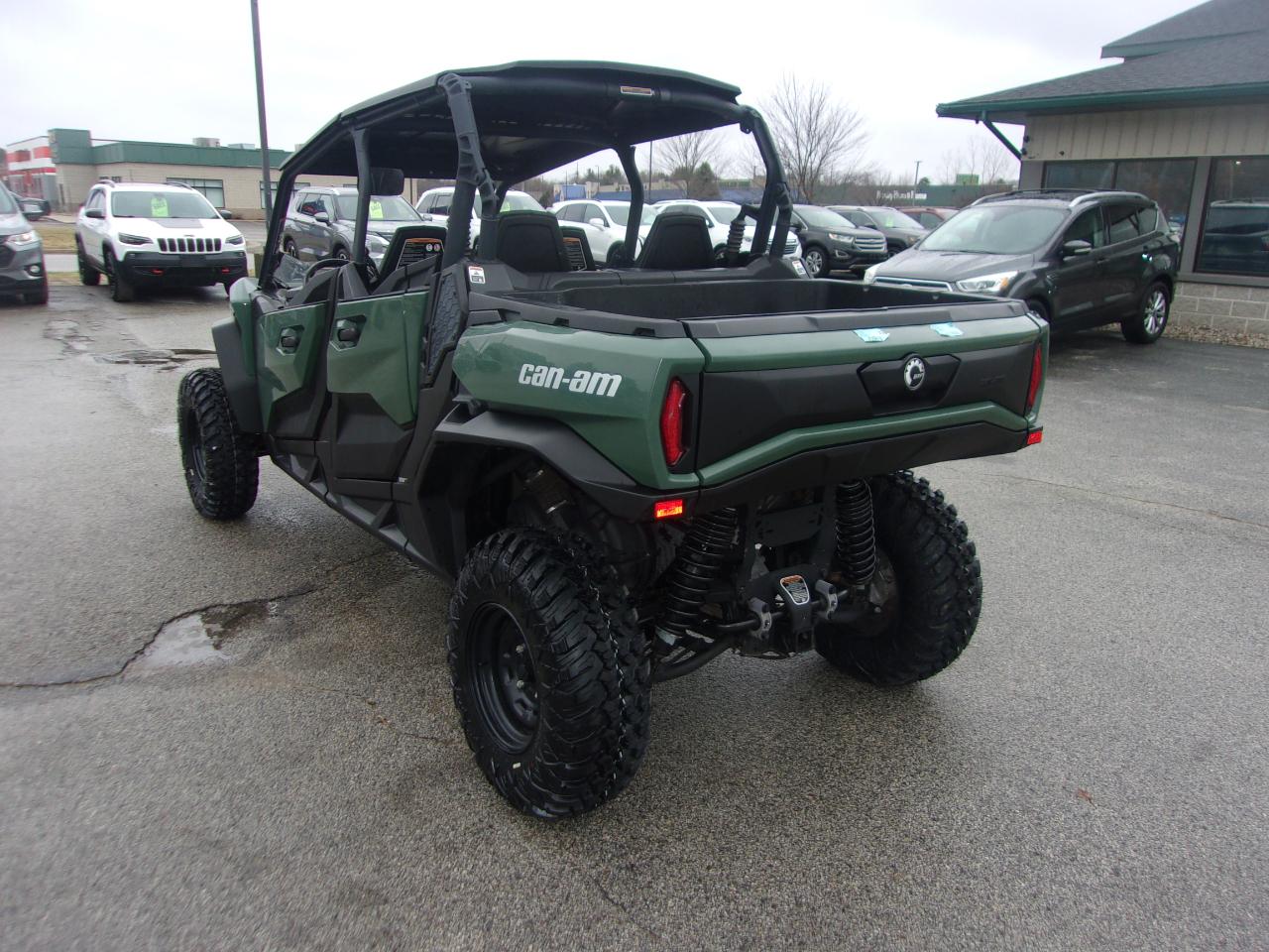 Can-Am Commander Max 1000R DPS  2024