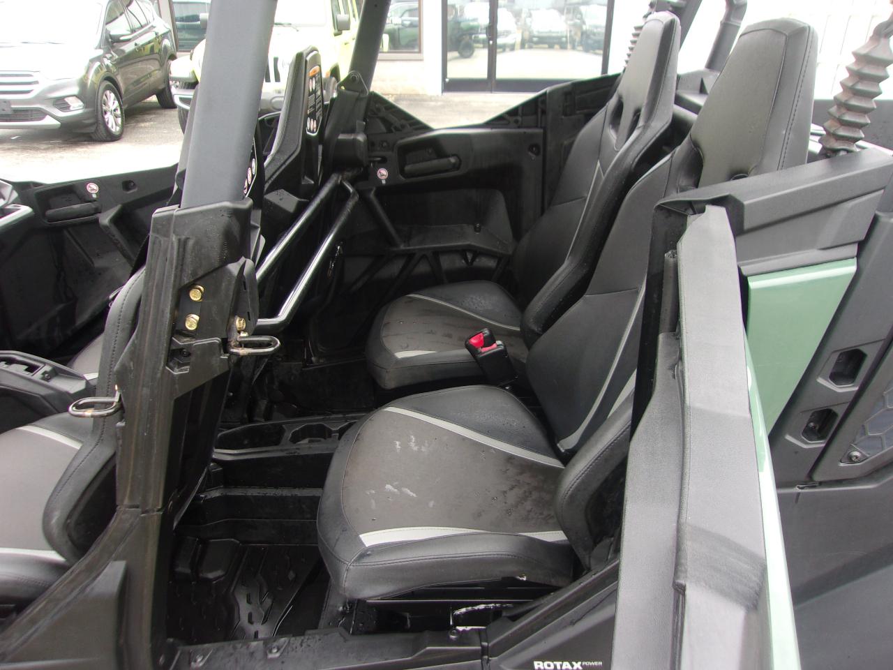 Can-Am Commander Max 1000R DPS  2024