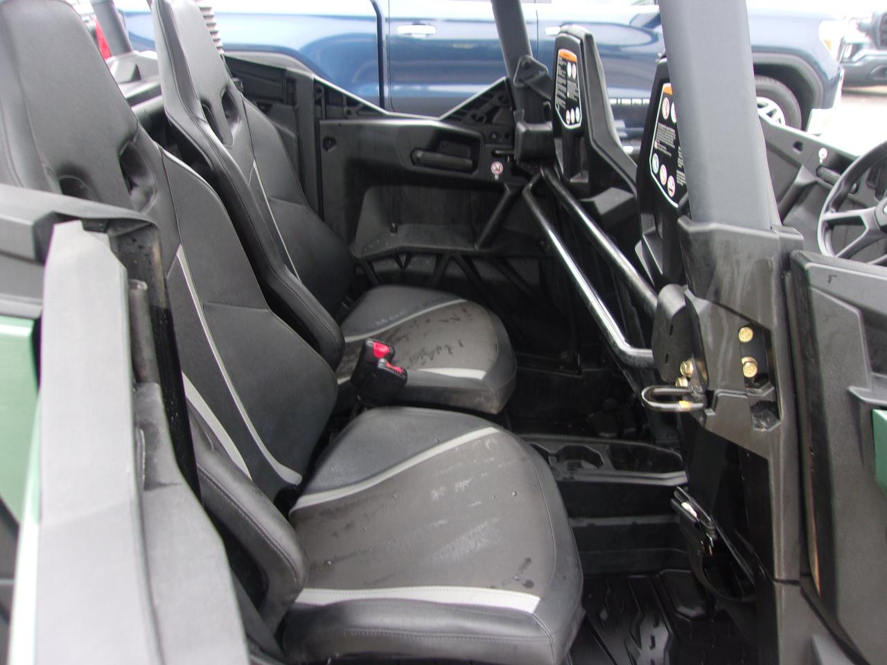 Can-Am Commander Max 1000R DPS  2024