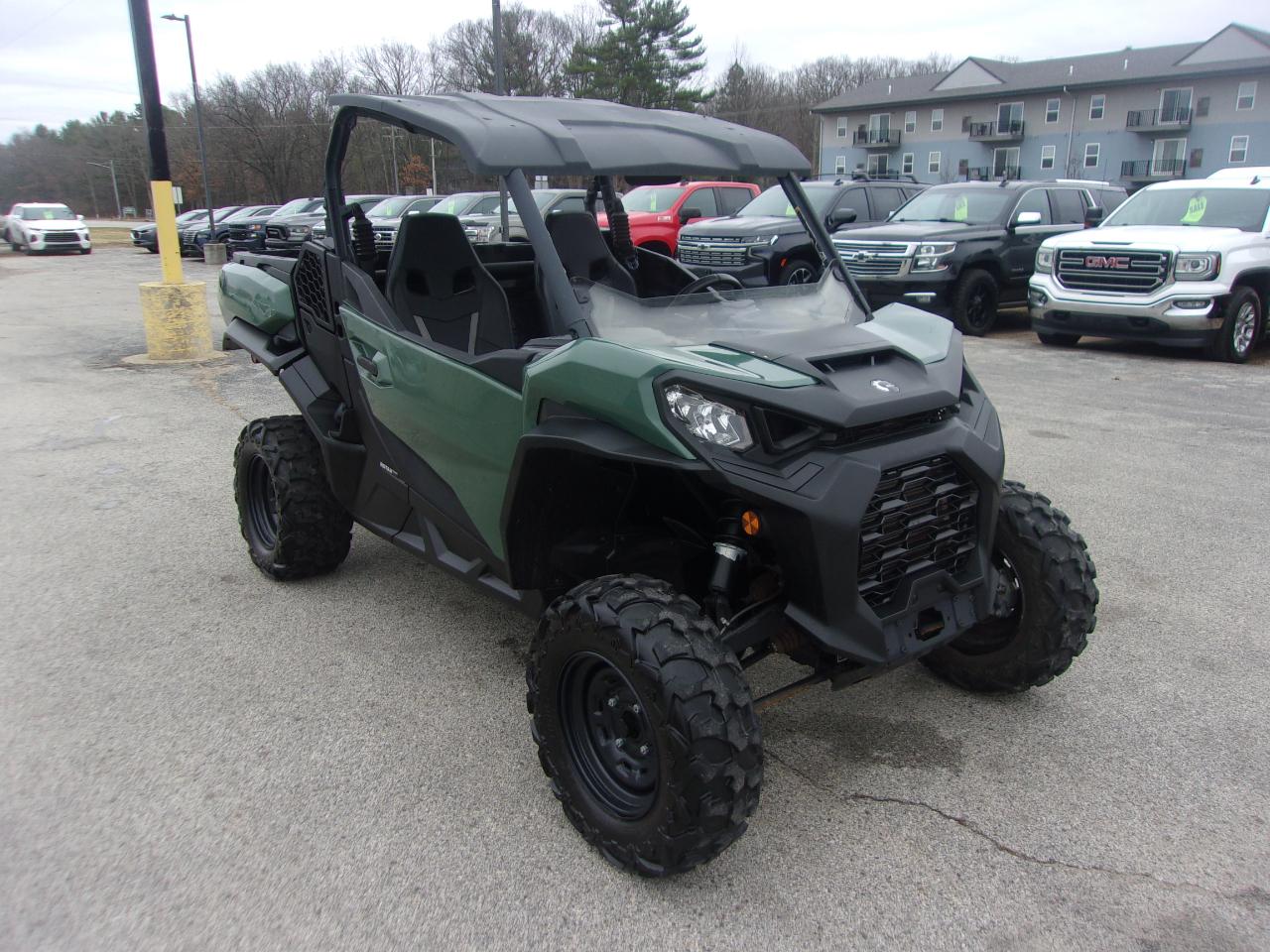 Can-Am Commander XT 700  2024