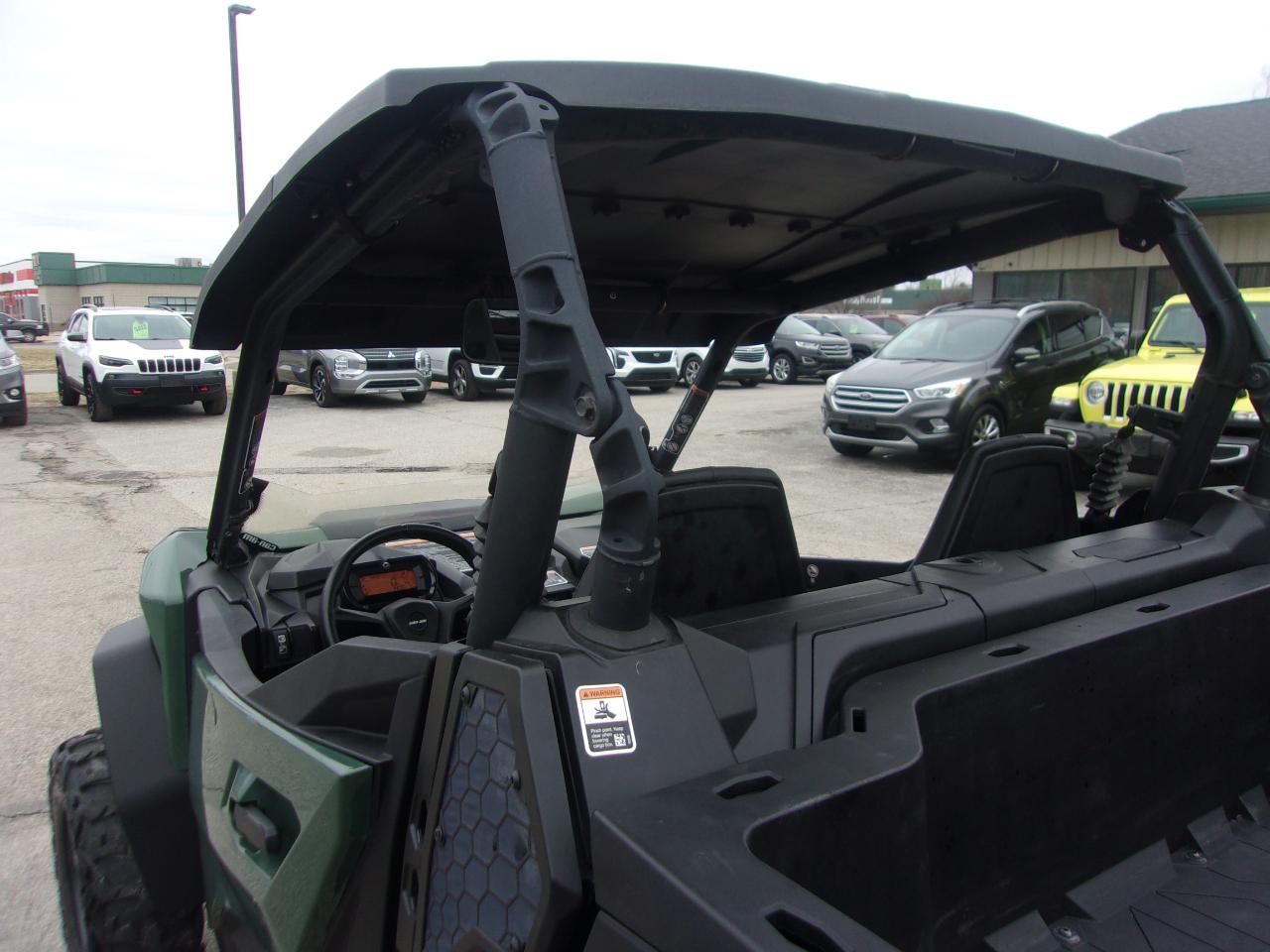 Can-Am Commander XT 700  2024