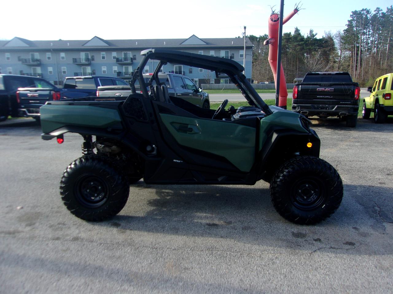 Can-Am Commander XT 700  2024