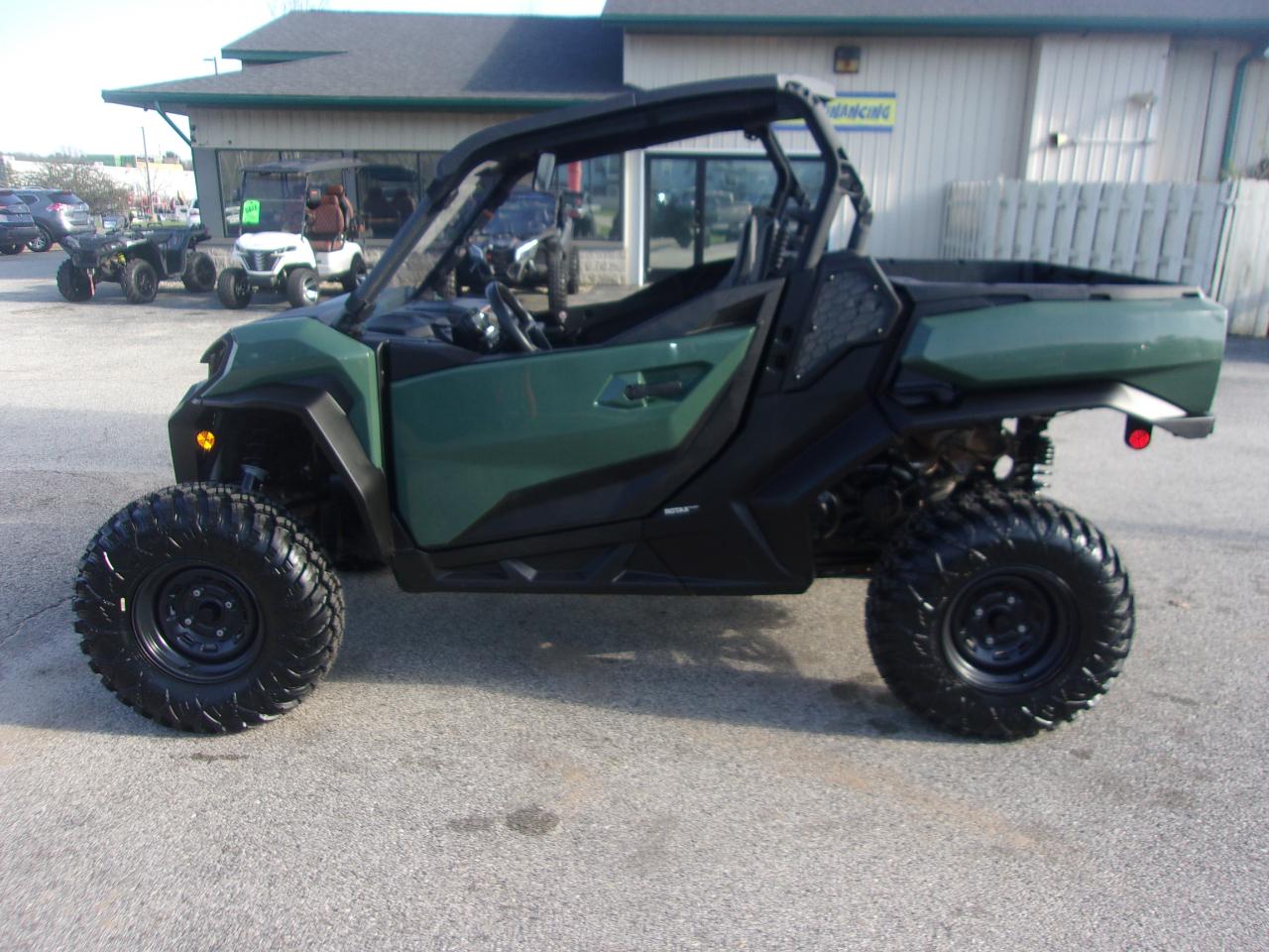 Can-Am Commander XT 700  2024