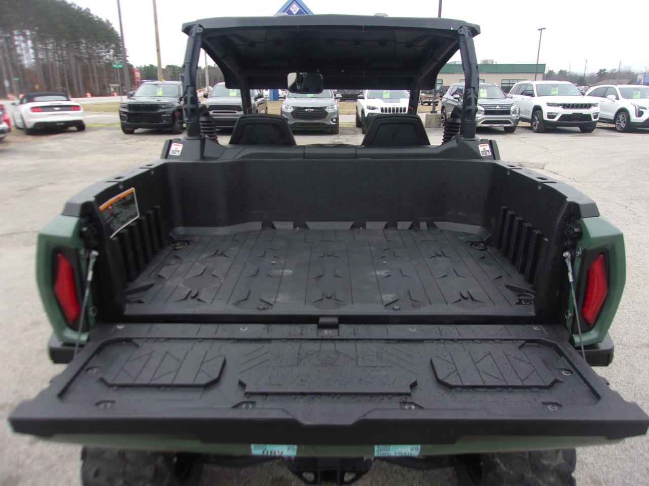 Can-Am Commander XT 700  2024
