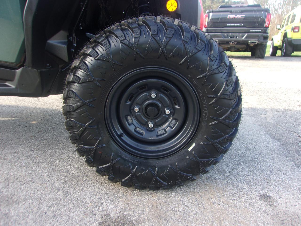Can-Am Commander XT 700  2024