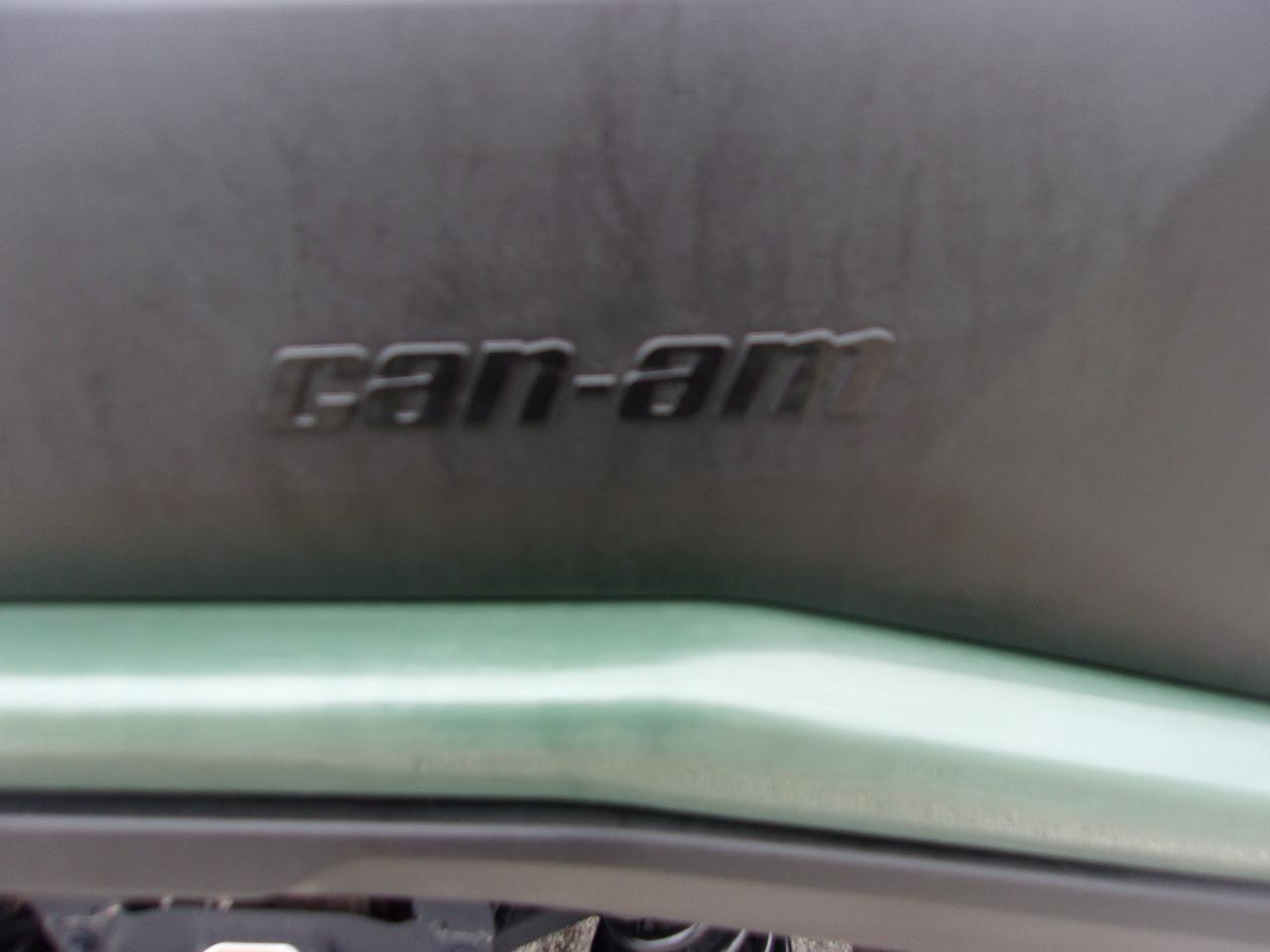 Can-Am Commander XT 700  2024
