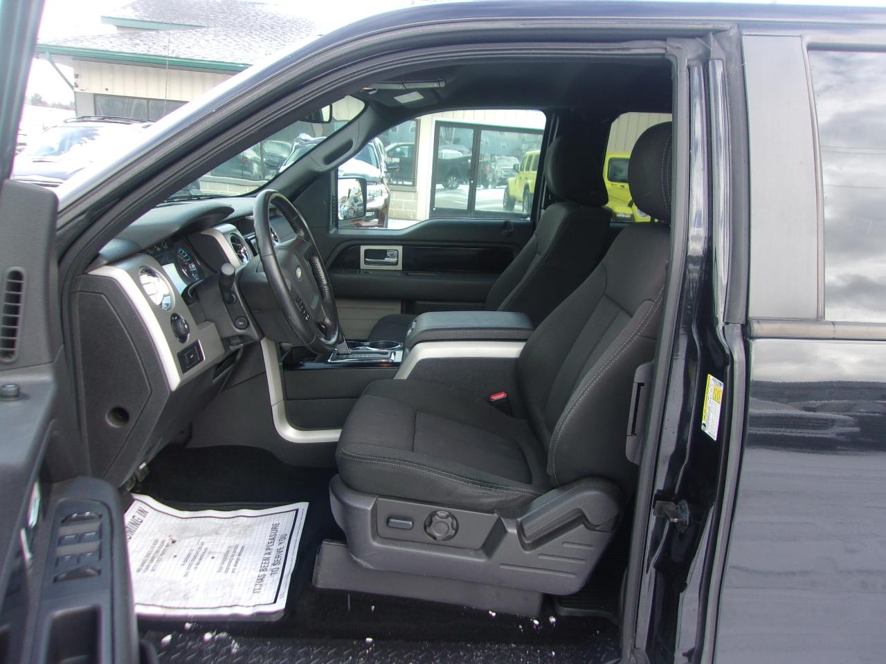 Ford F-150 4WD SuperCrew 150" Lariat 2011