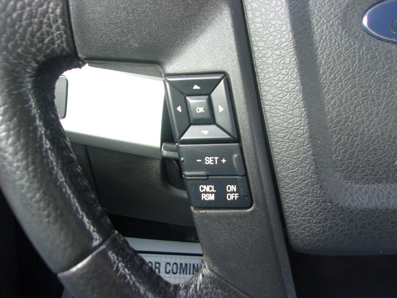 Ford F-150 4WD SuperCrew 150" Lariat 2011