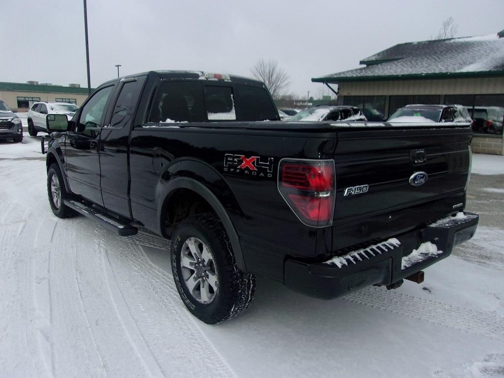 Ford F-150 4WD SuperCrew 150" Lariat 2011