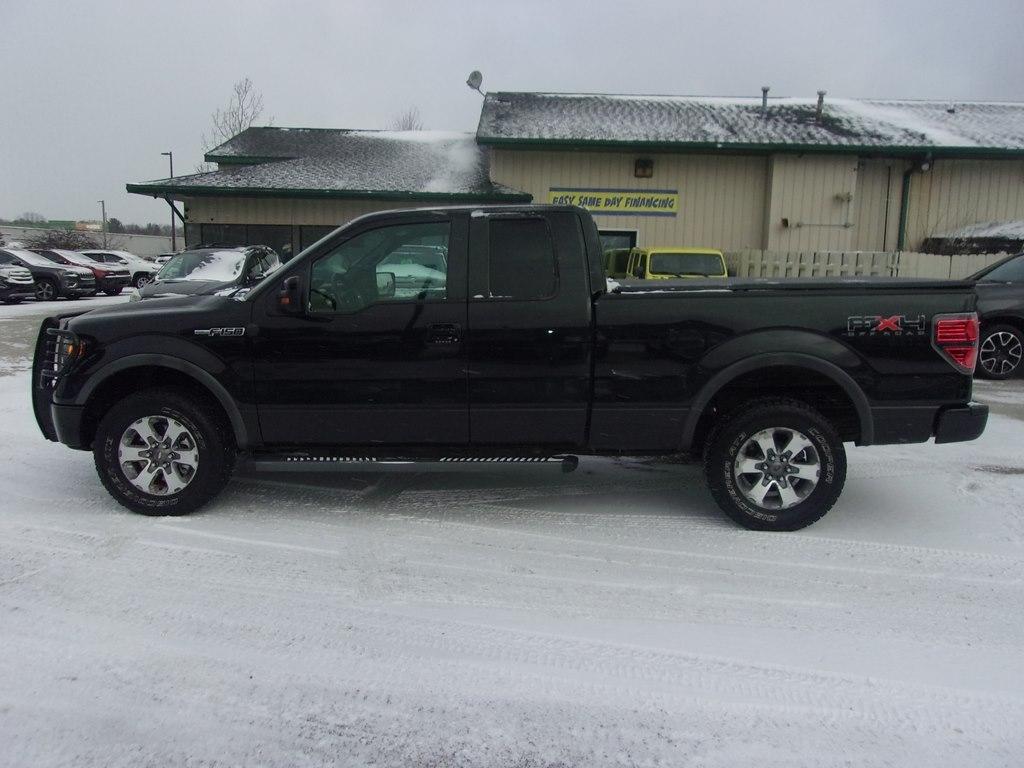 Ford F-150 4WD SuperCrew 150" Lariat 2011